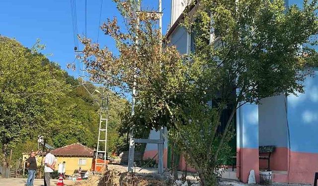 Köy yollarında genişletme çalışmaları sürüyor