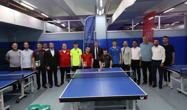 Samsunlu milli sporculara Vali Tavlı'dan moral