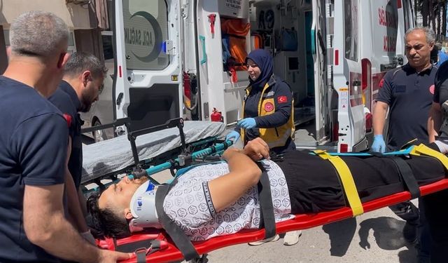 Sinop'ta otomobil kapısına çarpan motosikletli yaralandı