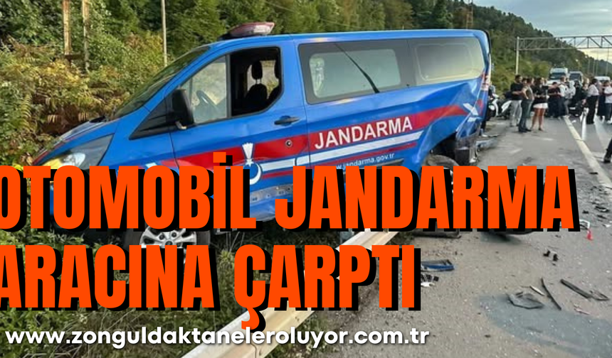 Tofaş otomobil jandarma aracına çarptı: 1 ağır yaralı