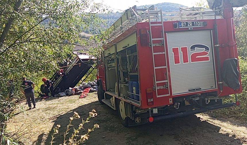 Zonguldak’ta yardım kömürü dağıtılan kamyon şarampole yuvarlandı: 2 ölü, 1 yaralı
