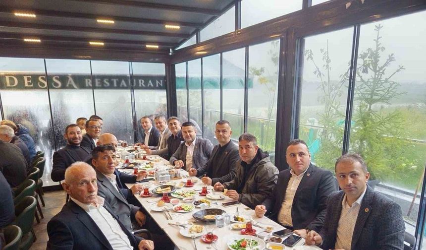 Çaycuma’da Muhtarlar Günü kutlanarak kahvaltıda bir araya geldiler