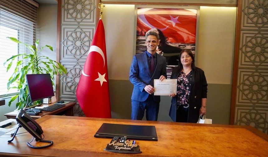 İHA muhabiri hem işini yaptı hem de en çok kitap okuyarak ödüllendirildi