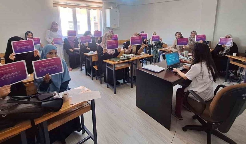 Bayburt'ta 120 kadına menopoz eğitimi verildi