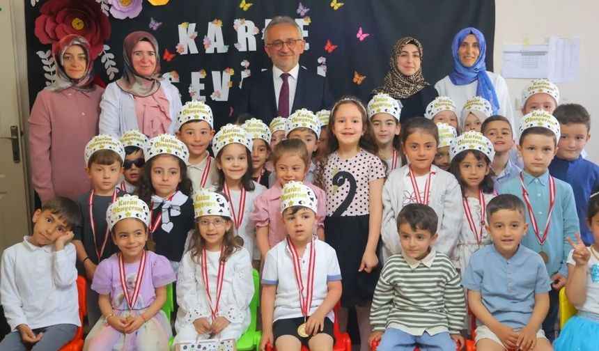 Bayburt'ta Kur'an kursu öğrencileri karne sevinci yaşadı