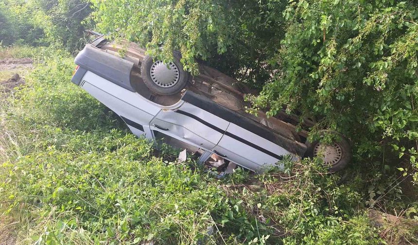 Çorum'da otomobil şarampolde takla attı: 1 yaralı