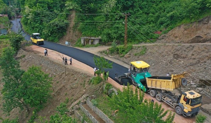 Ordu'nun kırsallarında sıcak asfalt çalışmaları
