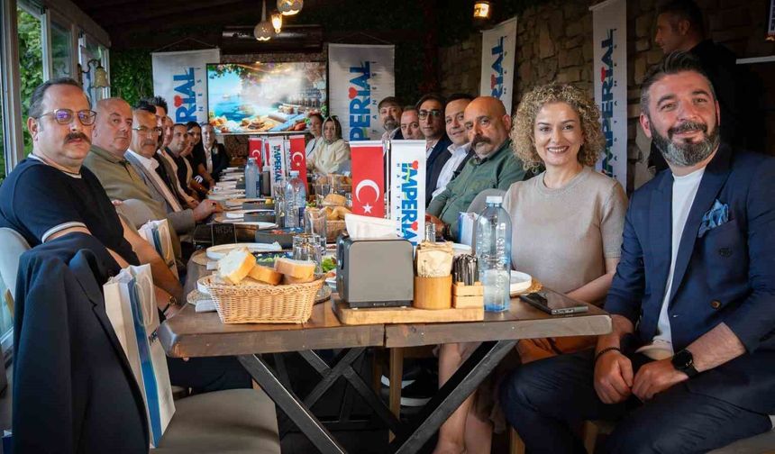 Özel İmperial Hastanesi yöneticileri, Akçaabat'ta STK ve banka temsilcileriyle buluştu